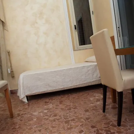 C'entro Πανσιόν Ρέτζιο ντι Καλάμπρια