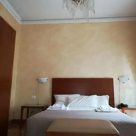 C'entro Πανσιόν Ρέτζιο ντι Καλάμπρια